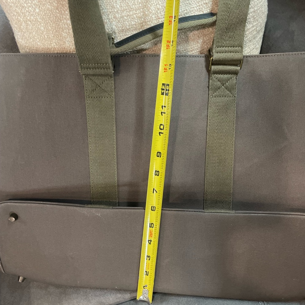 FEED Oversized Work Bag Largest Work Collection bag with 7 compartments. - Picture 9 of 16